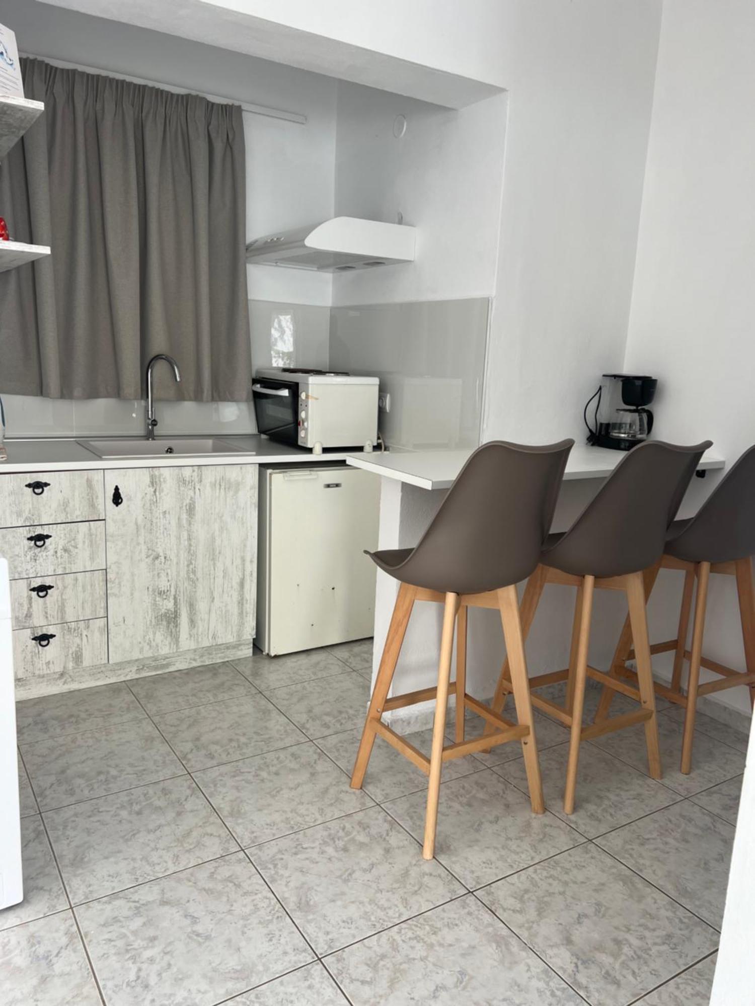 Nikos Studios Livadia  المظهر الخارجي الصورة