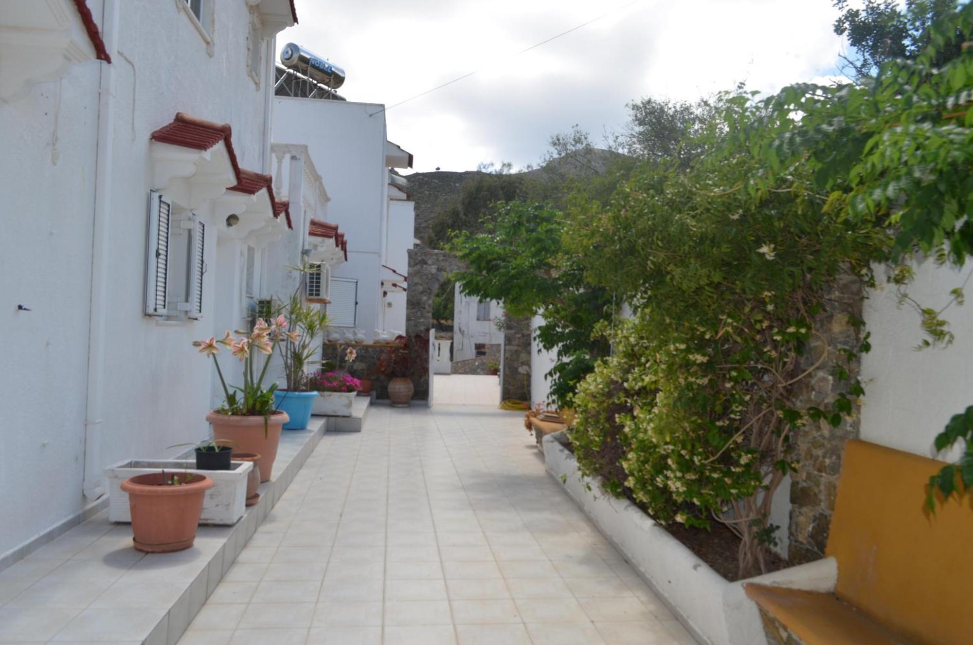 Nikos Studios Livadia  المظهر الخارجي الصورة